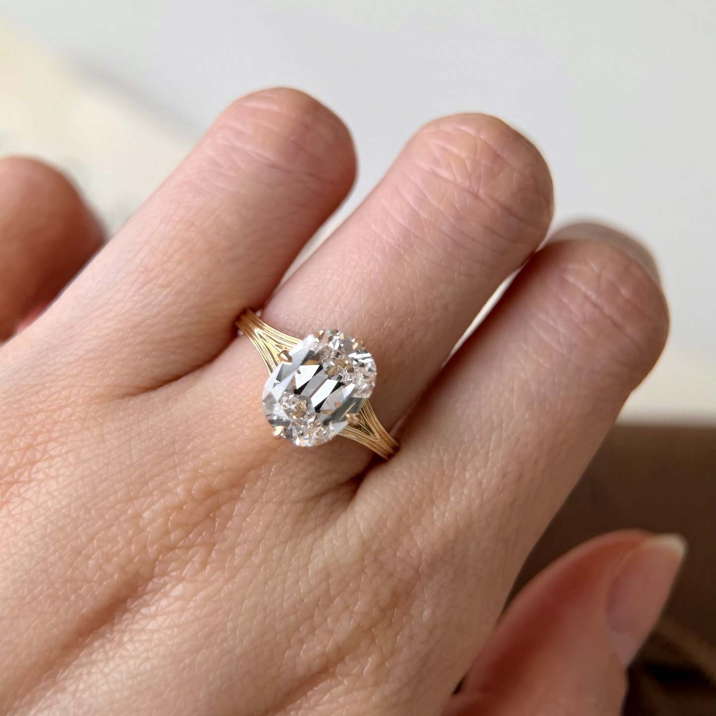 Esther-Verlobungsring mit im Labor gezüchtetem Diamant im Altschliff