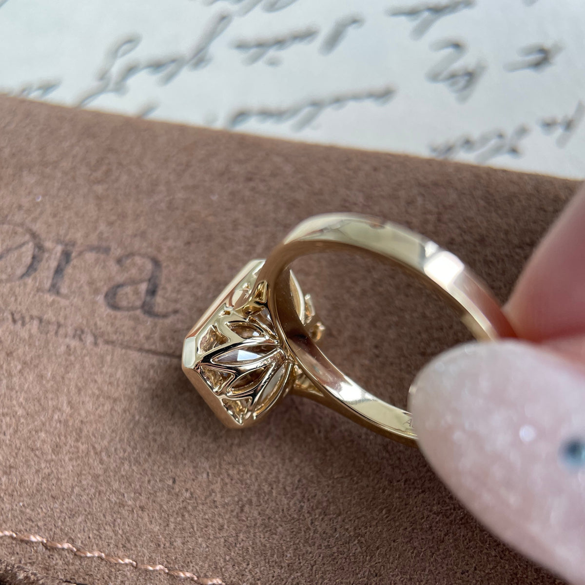 Elise-Champagne Smaragd-Schliff Lab Grown Diamantring