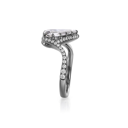 Essie-Pear Lab Grown Diamant Verlobungsring mit Treppenschliff