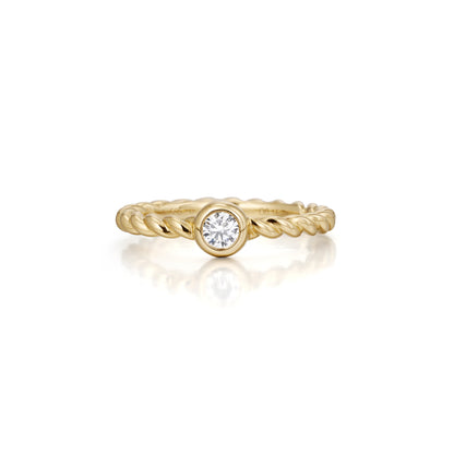 Face View of Bezel Round Cut Lab Grown Diamond on 14K/18K Yellow Gold Twist Band | Alma | Elora