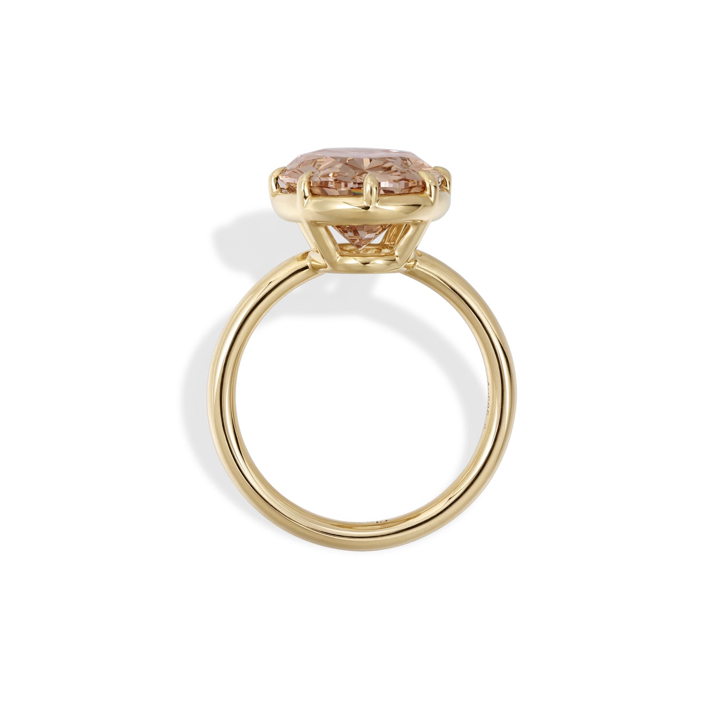 Bellini-Champagne Oval Lab Grown Diamond Engagement Ring showcases a stunning fancy intense brownish pink diamond in a 14K yellow gold setting.