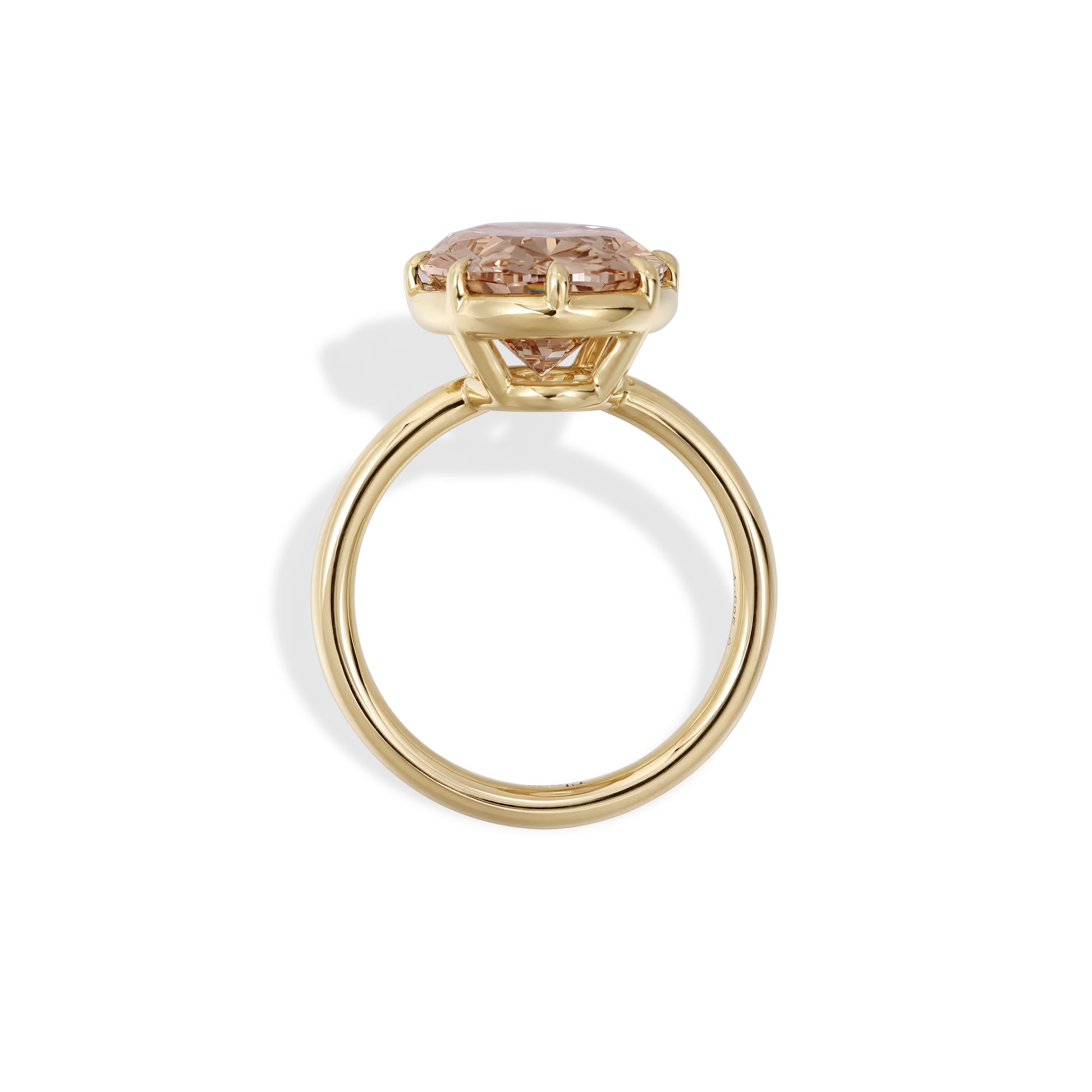 Bellini-Champagne Oval Lab Grown Diamond Engagement Ring showcases a stunning fancy intense brownish pink diamond in a 14K yellow gold setting.