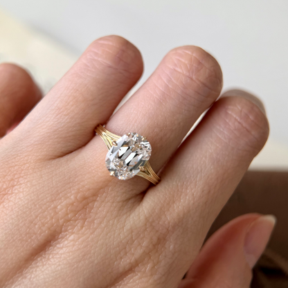 Esther-Verlobungsring mit im Labor gezüchtetem Diamant im Altschliff