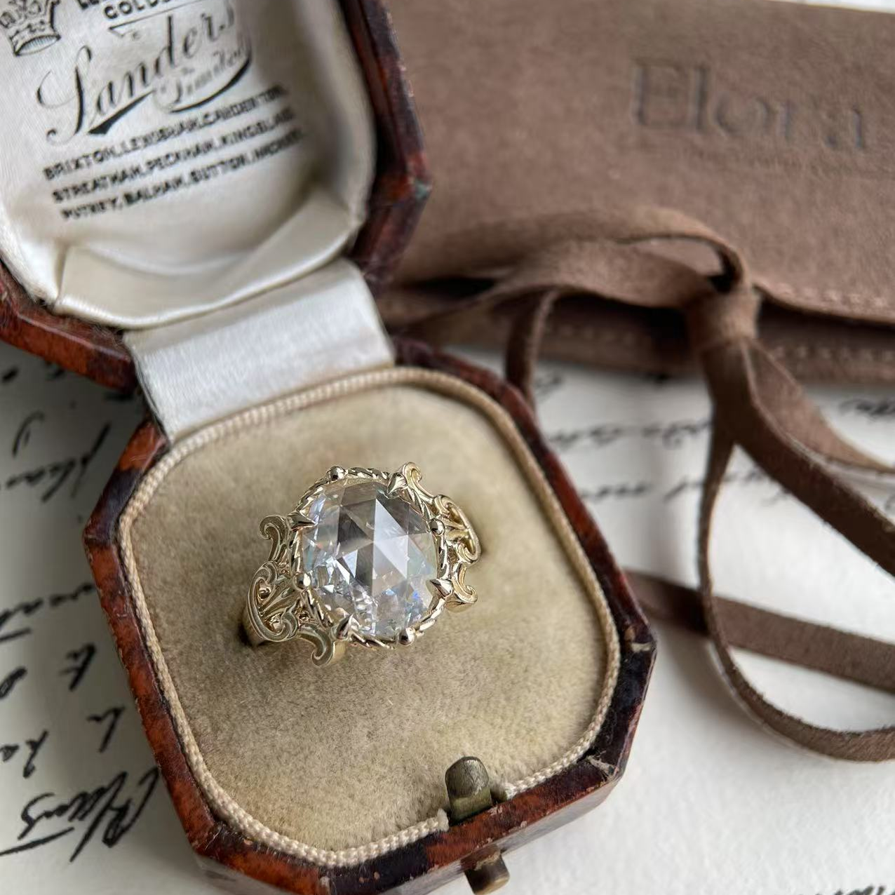 Lark-Ovaler Verlobungsring mit im Labor gezüchtetem Diamanten im Rosenschliff