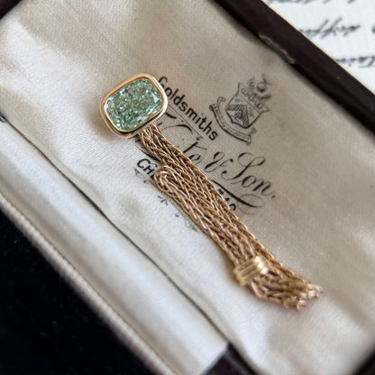 Verlobungsring mit Kette und grünem, im Labor gezüchtetem Diamanten im Kissenschliff „Faith“