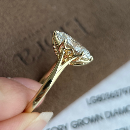 Farro-Oval cut Lab Grown Diamond Ring