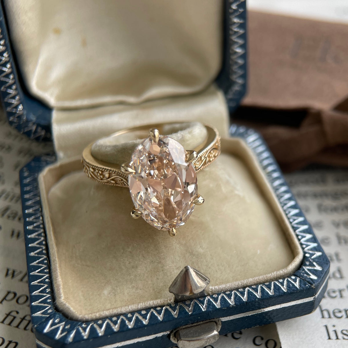 Camila-Champagne Oval-Schliff Lab Grown Diamantring