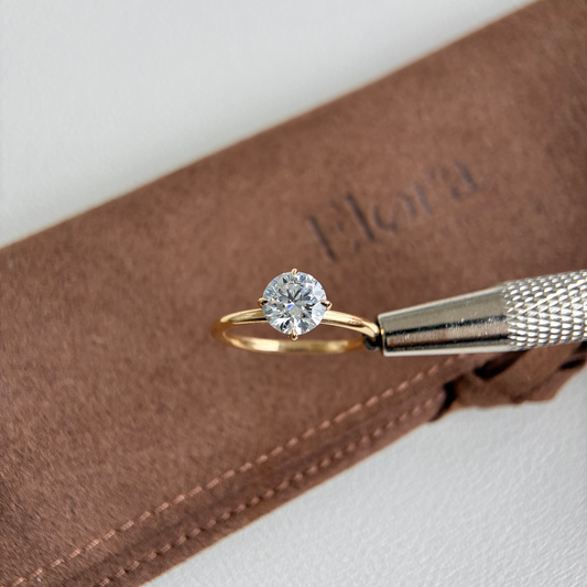 Layla-1.08ct runder Labor-Diamantring