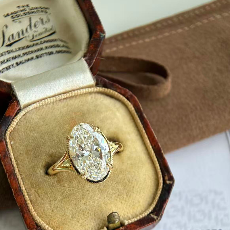 Diamantring mit Rundschliff