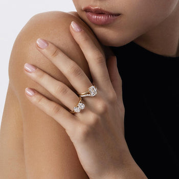 Front view Anya Chevron-shaped 14K gold diamond stacking band with pav¨¦ setting