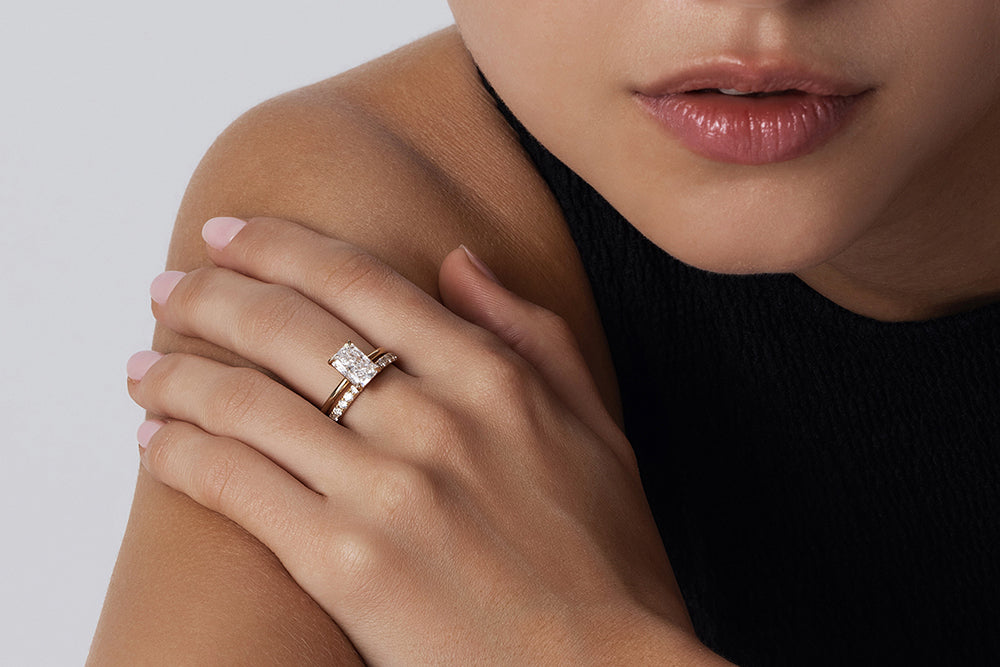 Diamond_pinky_rings