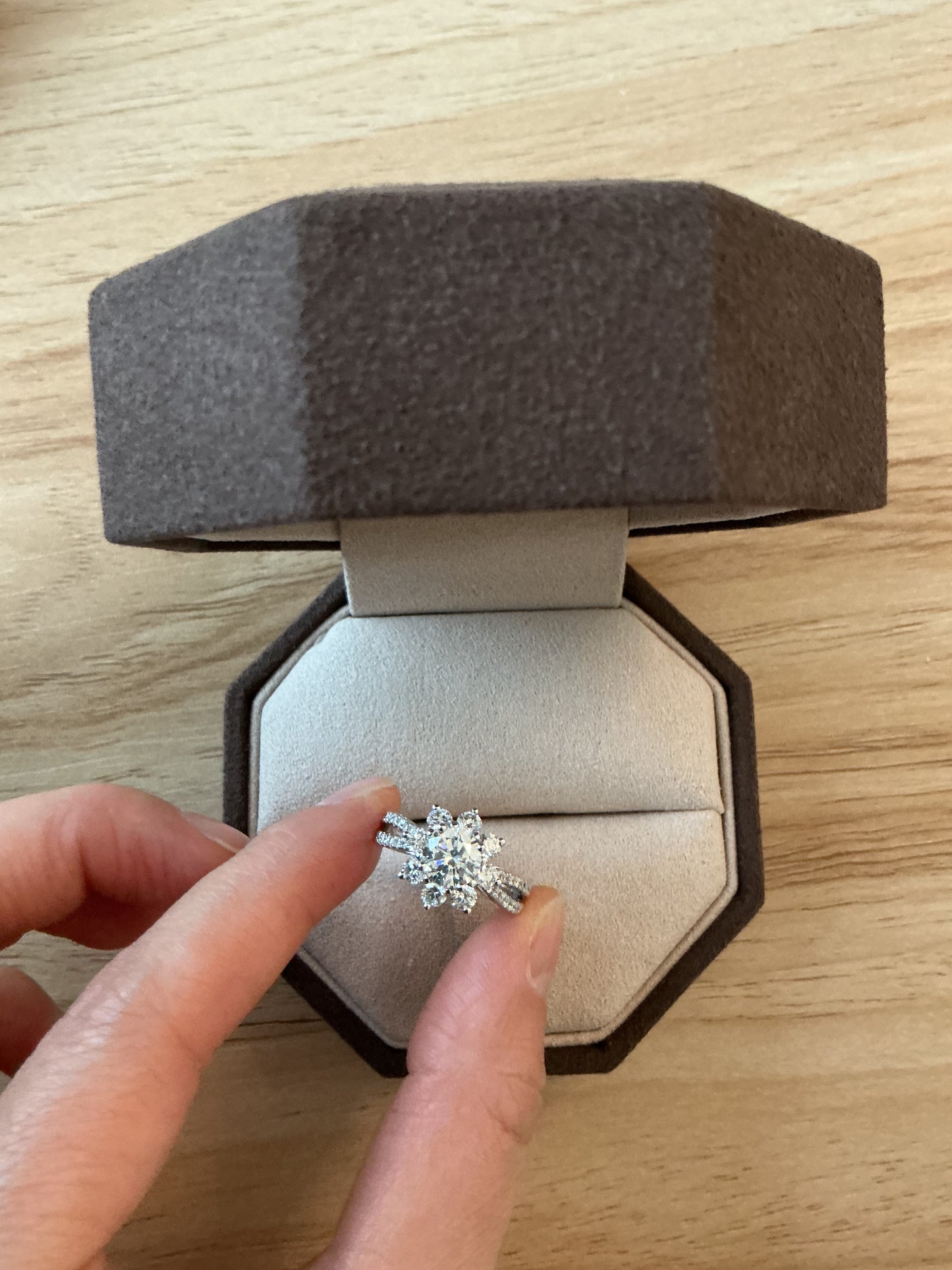 1ct Round Diamond Ring in Platinum