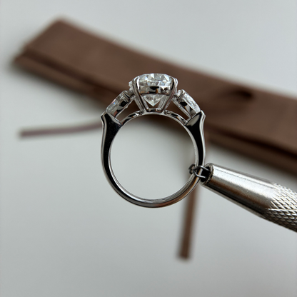 Dakota-5.03ct Oval Cut Lab Grown Diamond Ring