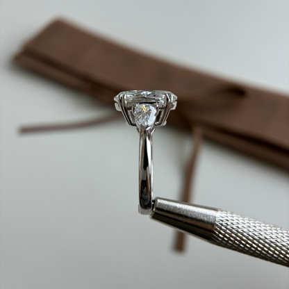 Dakota-5.03ct Oval Cut Lab Grown Diamond Ring