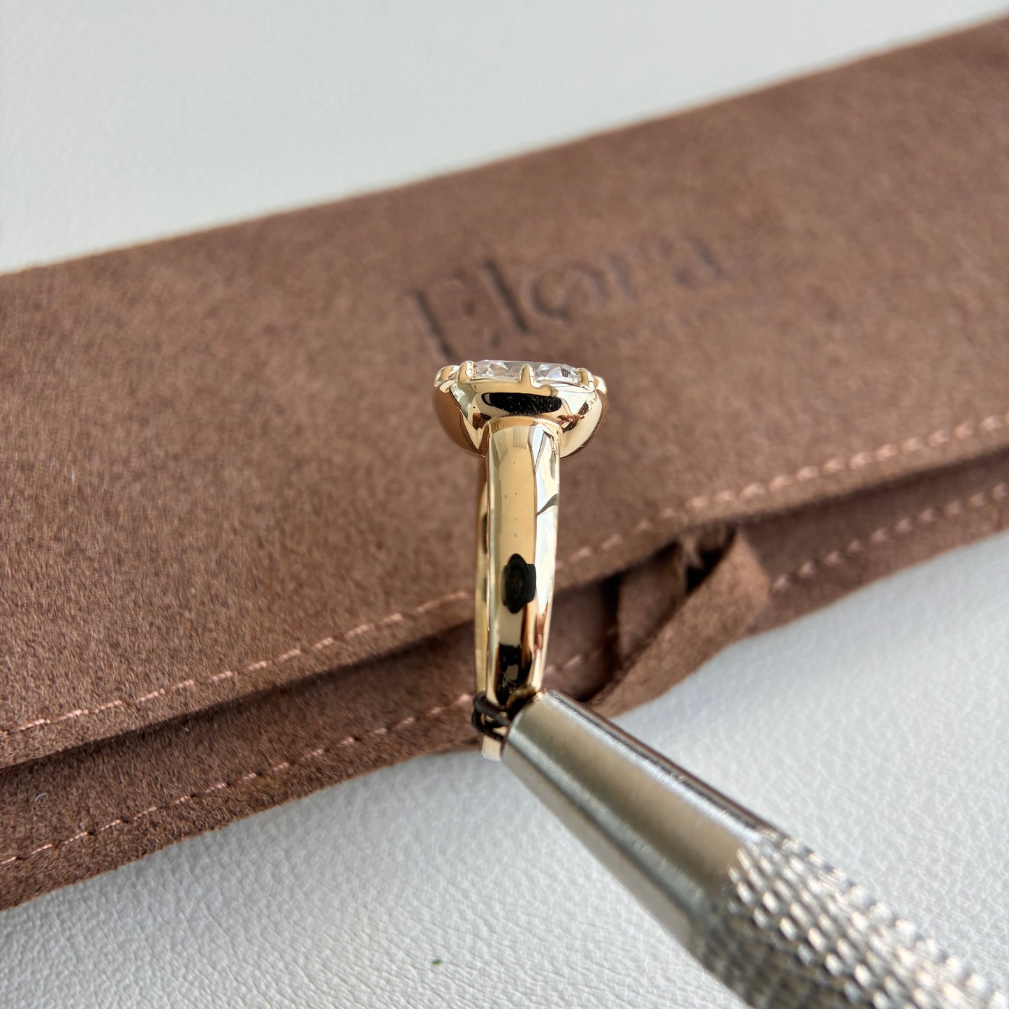 Verlobungsring mit im Labor gewachsenem Diamanten im Altschliff – Modell Zoey