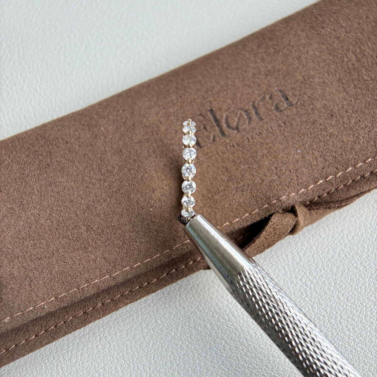 Aura-Ring mit rundem Labor-Diamant