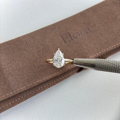 Hannah-2.09ct Birnenförmiger Laborgezüchteter Diamantring