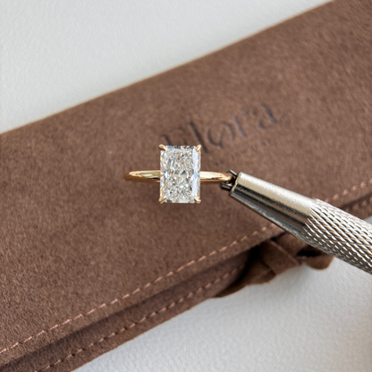 Nora-2.07ct Radiant-Schliff Laborgezüchteter Diamantring