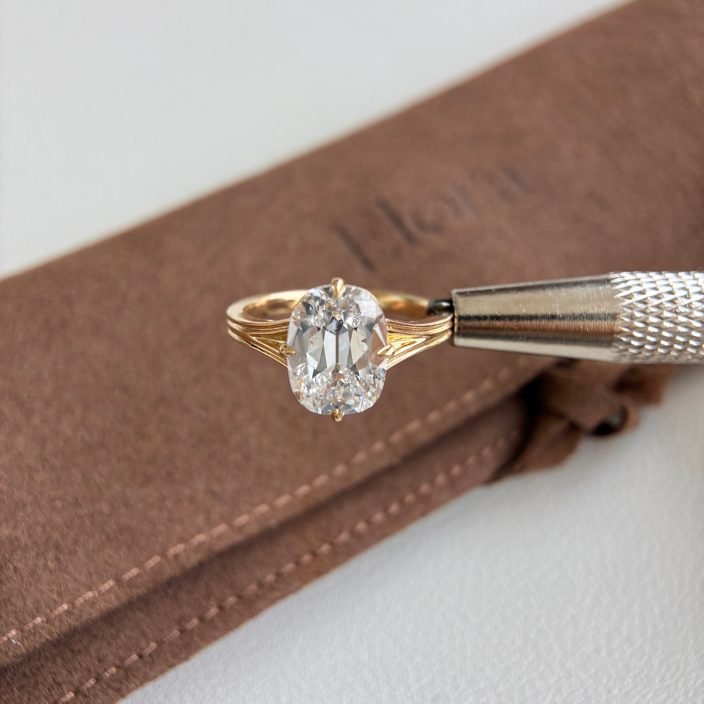 Esther-Verlobungsring mit 3,21 ct im Altschliff-Labor-Diamant