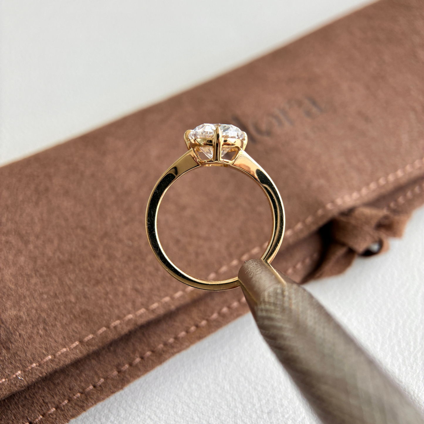Esther-Verlobungsring mit 3,21 ct im Altschliff-Labor-Diamant