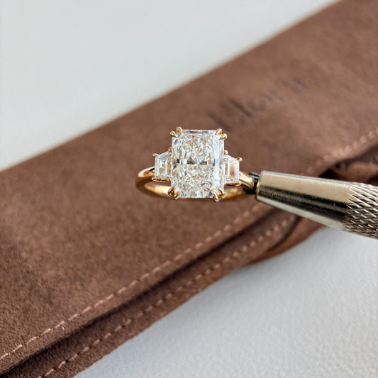 Verlobungsring mit Caraway-3.08ct Radiant Cut Lab Grown Diamant