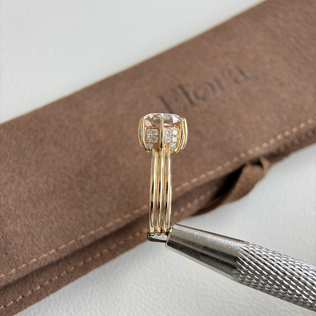 Alice-Champagne Altschliff-Cushion Ring mit im Labor gezüchtetem Diamanten
