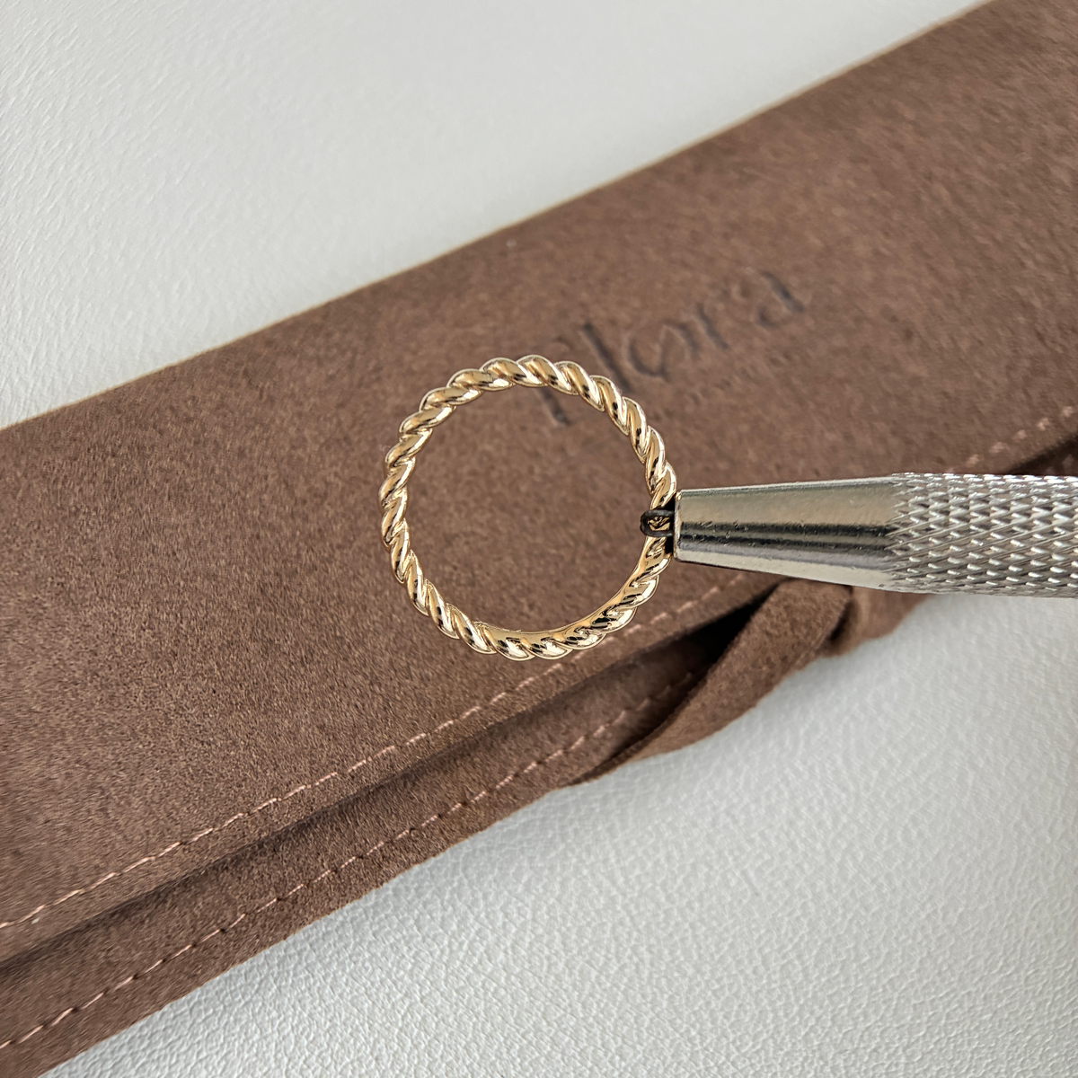 Alma-Twist Gelbgold Ehering