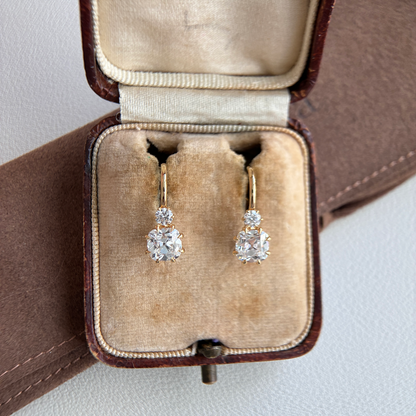 Ohrhänger mit Kissenschliff-Diamanten im Altschliff