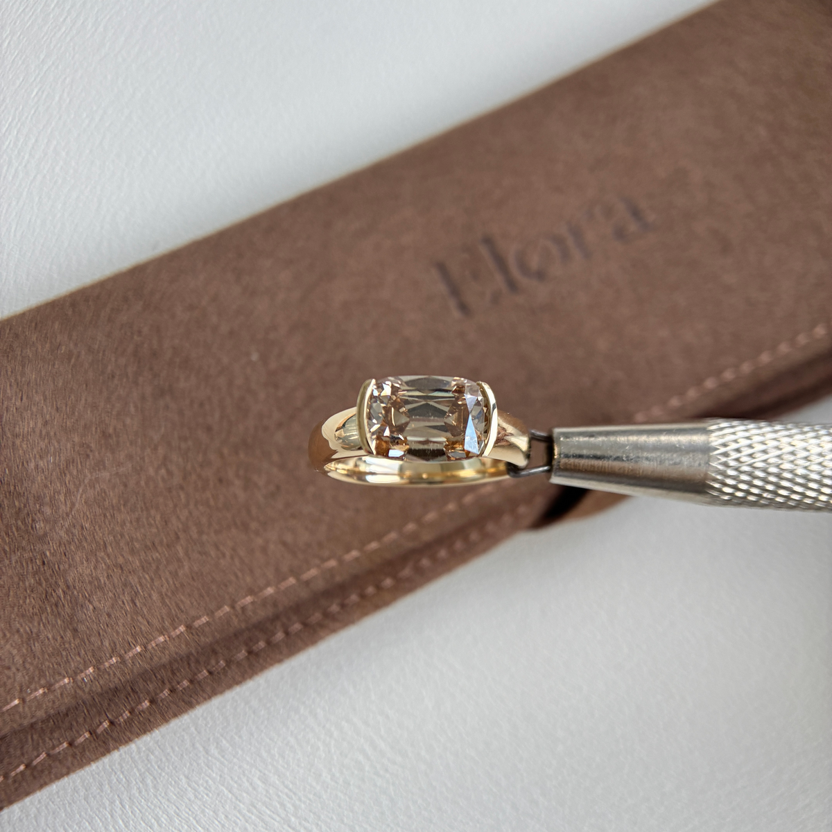 Alice-Champagne Altschliff-Cushion Ring mit im Labor gezüchtetem Diamanten