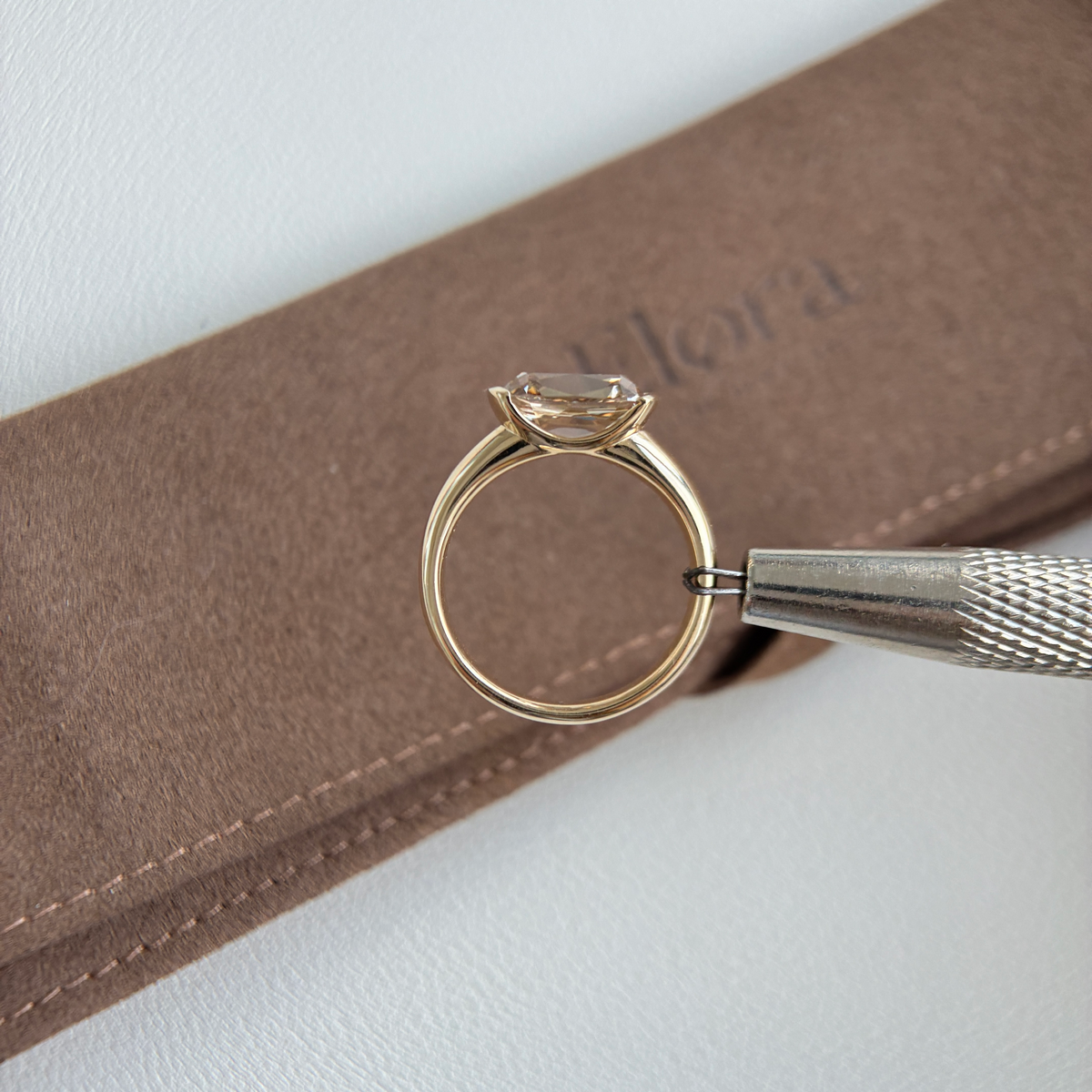 Alice-Champagne Altschliff-Cushion Ring mit im Labor gezüchtetem Diamanten