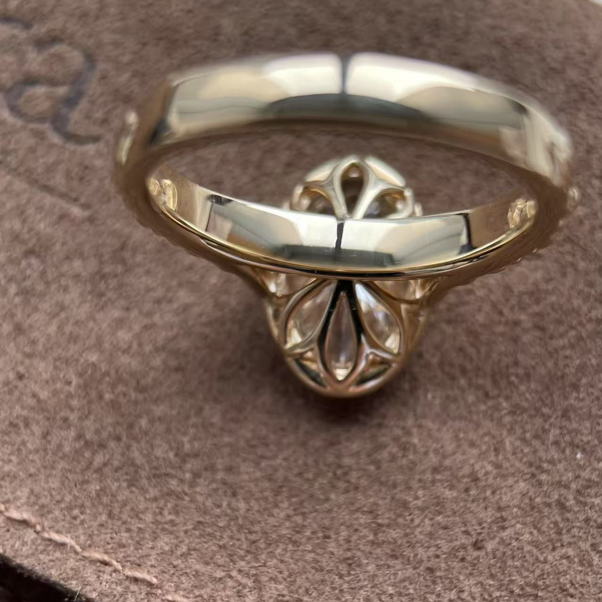 Farro-Champagner-Altschliff-Oval-Labor-Diamantring