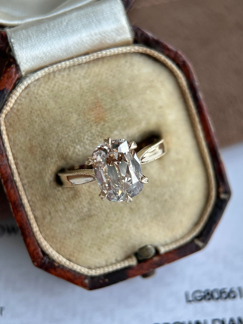 Brillantring mit gerippter Zigarrenbanderole für Damen