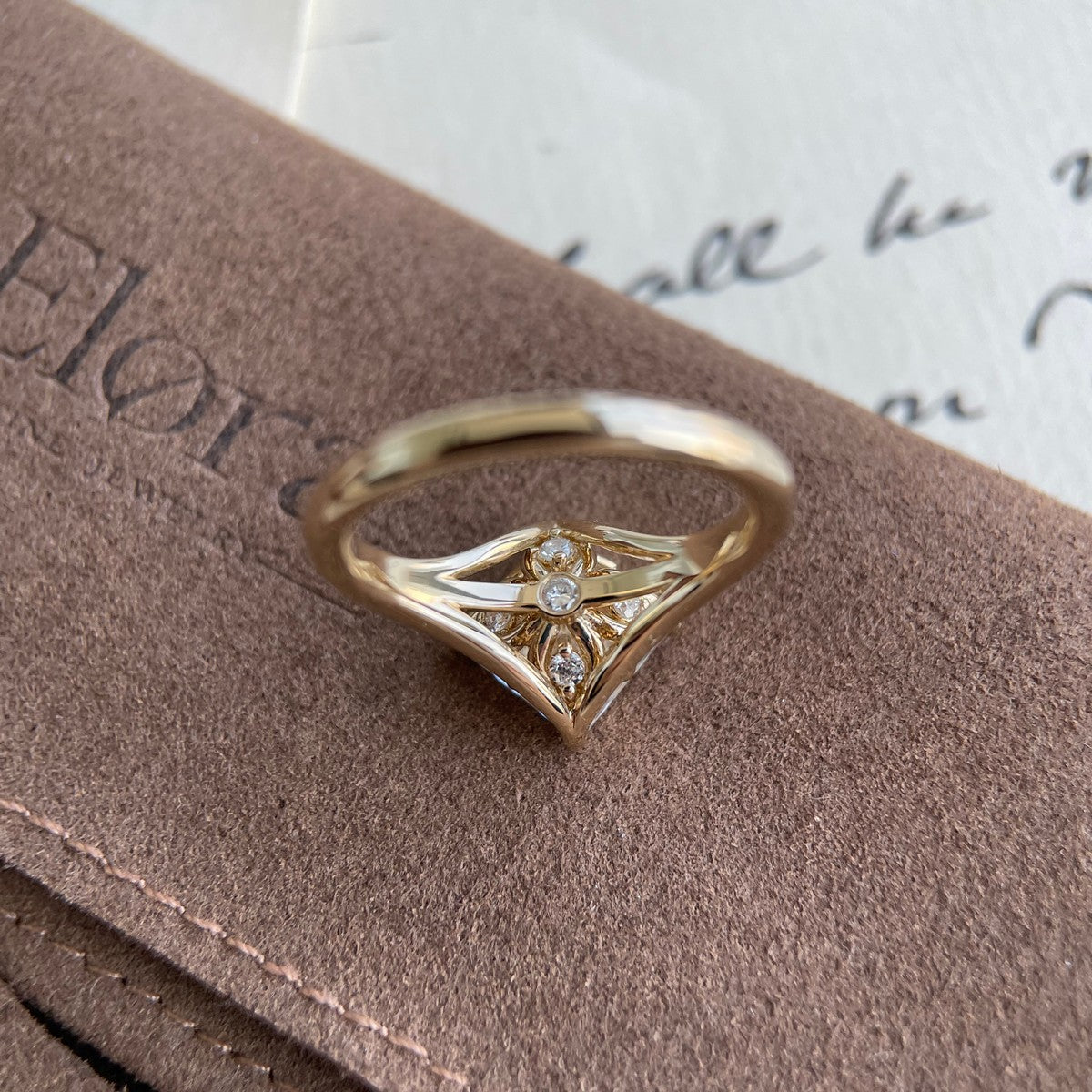 Farro-Champagner-Altschliff-Oval-Labor-Diamantring