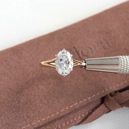 Edith-2.02 Karat ovaler, im Labor gezüchteter Diamantring