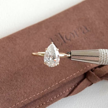 Hannah-2.09ct Birnenförmiger Laborgezüchteter Diamantring