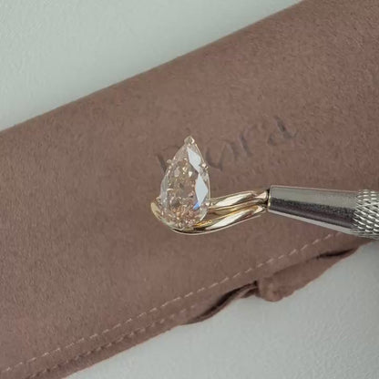 Jasper-Champagner Old Mine Pear Laborgezüchteter Diamant-Verlobungsring