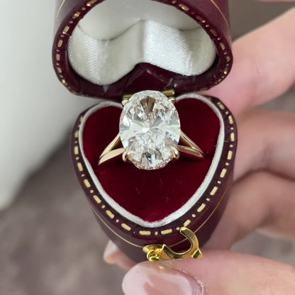 Eloise-Ovaler Laborgezüchteter Diamant-Verlobungsring