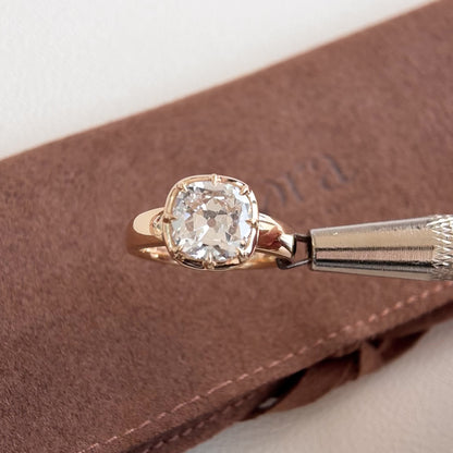 Verlobungsring mit im Labor gewachsenem Diamanten im Altschliff – Modell Zoey