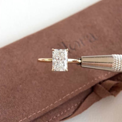 Nora-2.07ct Radiant-Schliff Laborgezüchteter Diamantring