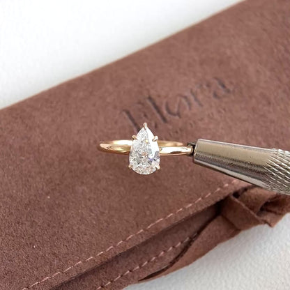 Hannah-1.0ct Ring mit birnenförmigem, im Labor gezüchtetem Diamant