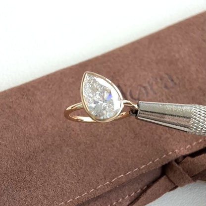 Sofia-3,04ct birnenförmiger, im Labor gezüchteter Diamantring