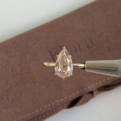 Jasper-Champagner Old Mine Pear Laborgezüchteter Diamant-Verlobungsring