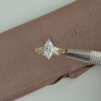 Lottie-Marquise Cut Lab Grown Diamant Pinky Ring