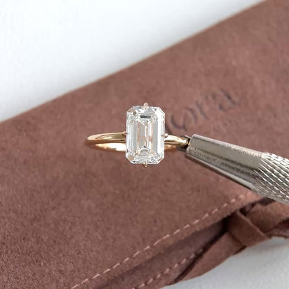 Amara-3.09ct Smaragd-Schliff Lab Grown Diamantring
