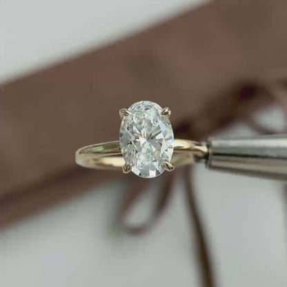 Luna-2,05ct ovaler Labor-Diamantring